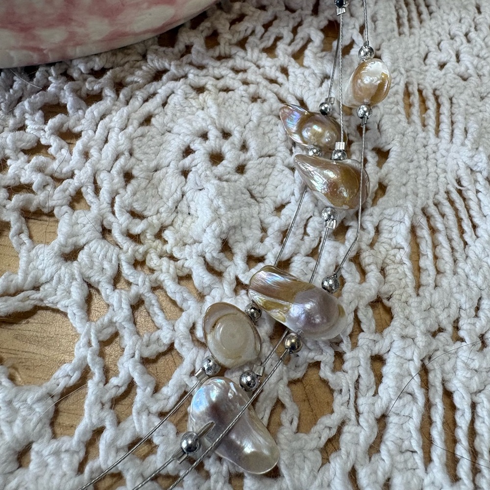 N209 Elegant Mother of Pearl Silver Necklace